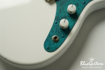 IRIS #157 - Olympic White / Brush Eight SHOP ORDER