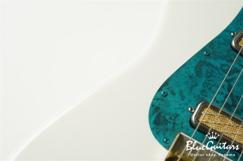 IRIS #157 - Olympic White / Brush Eight SHOP ORDER