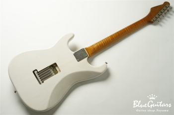 Model S. #161 Light Aged - White Blonde with Blue