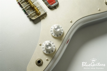 IRIS #152 - Inca Silver over Cherry Sunburst / Xotique SHOP ORDER