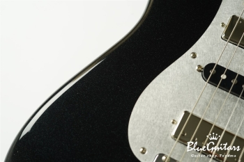 Model S. Glassy #119 - Piano Black