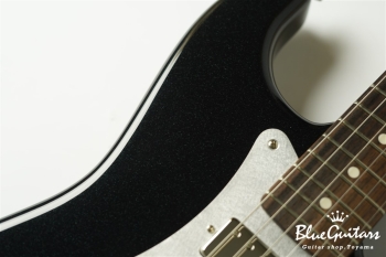 Model S. Glassy #119 - Piano Black