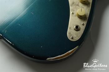 IRIS #121 - Mercedes Blue Metallic over Olympic White