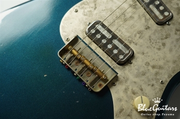 IRIS #121 - Mercedes Blue Metallic over Olympic White