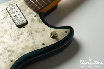 IRIS #121 - Mercedes Blue Metallic over Olympic White