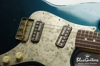 IRIS #121 - Mercedes Blue Metallic over Olympic White