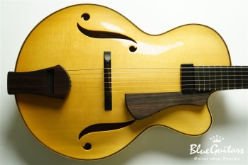 Wagtail 15″ Spruce Top / Figured Maple Side&Back