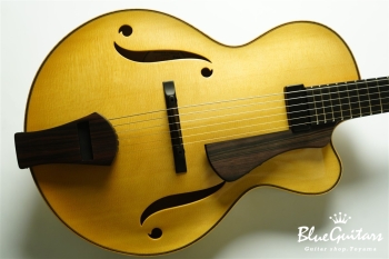 Wagtail 15″ Spruce Top / Figured Maple Side&Back