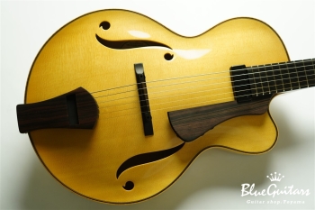 Wagtail 15″ Spruce Top / Figured Maple Side&Back