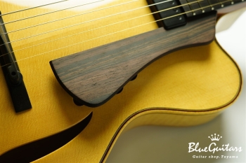 Wagtail 15″ Spruce Top / Figured Maple Side&Back