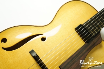 Wagtail 15″ Spruce Top / Figured Maple Side&Back