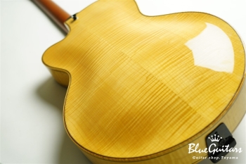 Wagtail 15″ Spruce Top / Figured Maple Side&Back