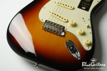American Vintage II 1961 Stratocaster - 3-Color Sunburst