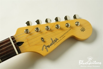 Made in Japan Hybrid II Stratocaster - 3-Color Sunburst