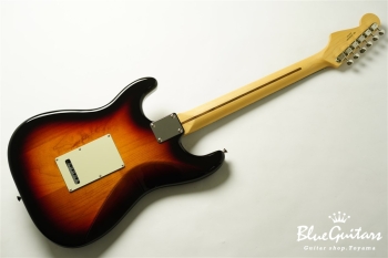 Made in Japan Hybrid II Stratocaster - 3-Color Sunburst