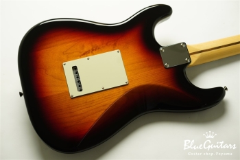 Made in Japan Hybrid II Stratocaster - 3-Color Sunburst