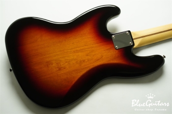 Made in Japan Hybrid II Jazz Bass - 3-Color Sunburst