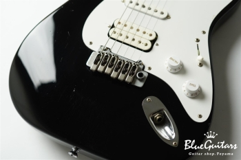 Bottom’s up - Black w/Active Mid Booster