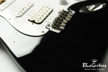 Bottom’s up - Black w/Active Mid Booster