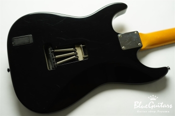 Bottom’s up - Black w/Active Mid Booster