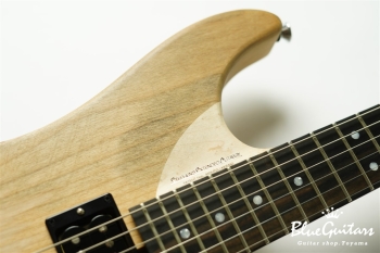 4N -Nuno Bettencourt Signature-