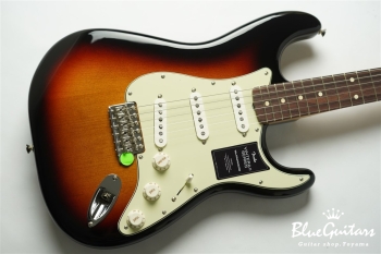Vintera II ’60s Stratocaster - 3 Color Sunburst