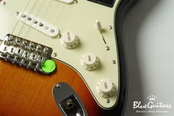 Vintera II ’60s Stratocaster - 3 Color Sunburst