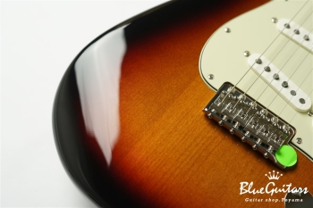 Vintera II ’60s Stratocaster - 3 Color Sunburst
