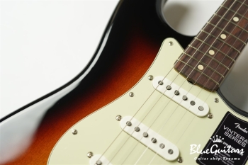 Vintera II ’60s Stratocaster - 3 Color Sunburst