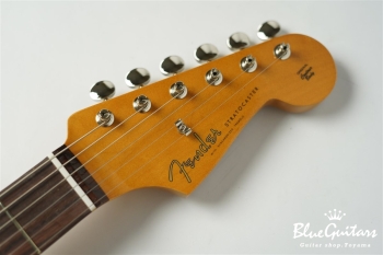 Vintera II ’60s Stratocaster - 3 Color Sunburst