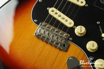 Vintera II ’70s Stratocaster - 3 Color Sunburst