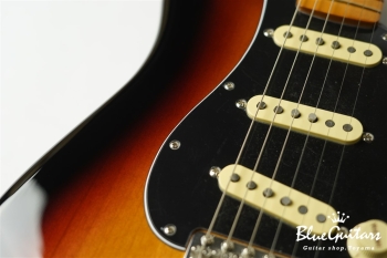 Vintera II ’70s Stratocaster - 3 Color Sunburst