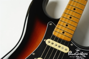 Vintera II ’70s Stratocaster - 3 Color Sunburst