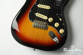 Vintera II ’70s Stratocaster - 3 Color Sunburst