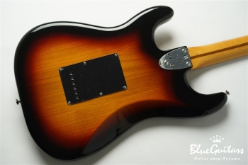 Vintera II ’70s Stratocaster - 3 Color Sunburst