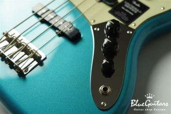 Vintera II ’60s Jazz Bass - Lake Placid Blue