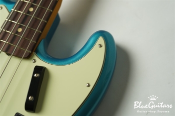Vintera II ’60s Jazz Bass - Lake Placid Blue