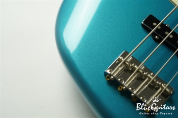 Vintera II ’60s Jazz Bass - Lake Placid Blue
