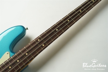 Vintera II ’60s Jazz Bass - Lake Placid Blue
