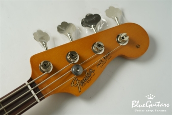 Vintera II ’60s Jazz Bass - Lake Placid Blue