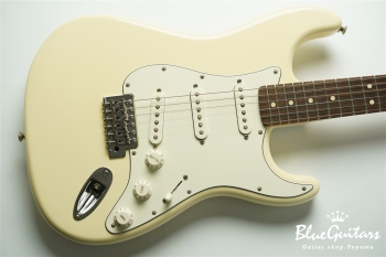 Standard Stratocaster - Arctic White