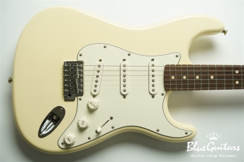 Standard Stratocaster - Arctic White