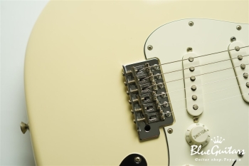 Standard Stratocaster - Arctic White
