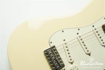 Standard Stratocaster - Arctic White