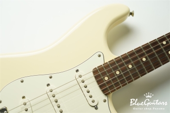 Standard Stratocaster - Arctic White