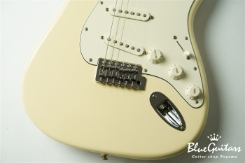 Standard Stratocaster - Arctic White