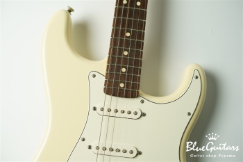 Standard Stratocaster - Arctic White