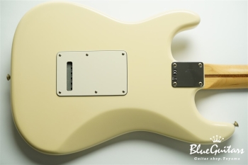 Standard Stratocaster - Arctic White