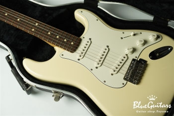 Standard Stratocaster - Arctic White