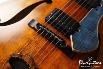 Arcus Archtop - Organic Texture × Indigo Blue